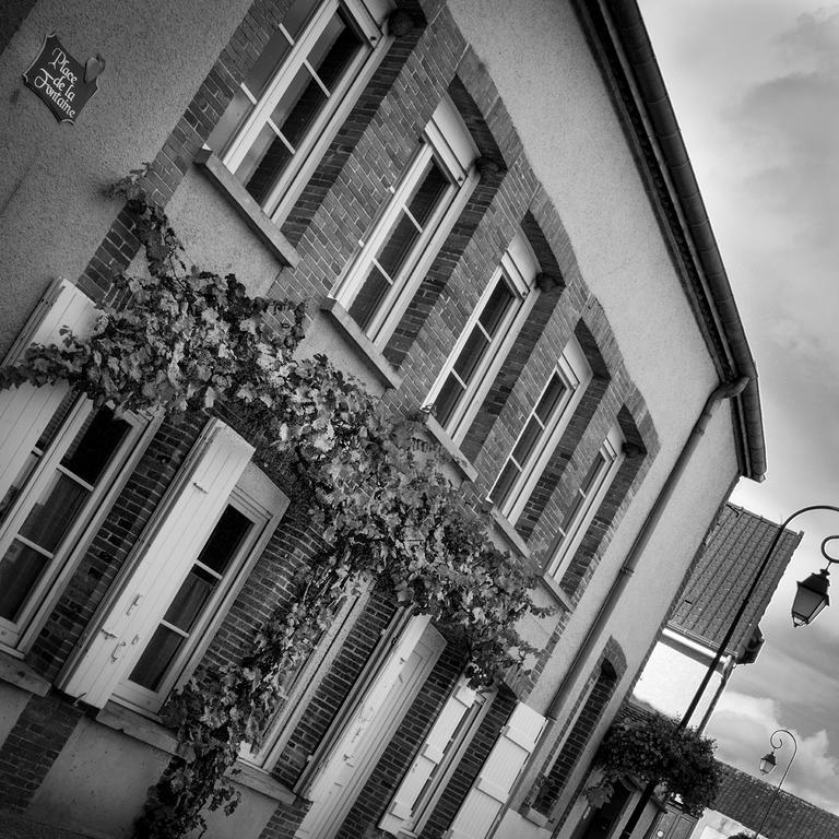 Villa Gite Place De La Fontaine Hautvillers Exterior foto